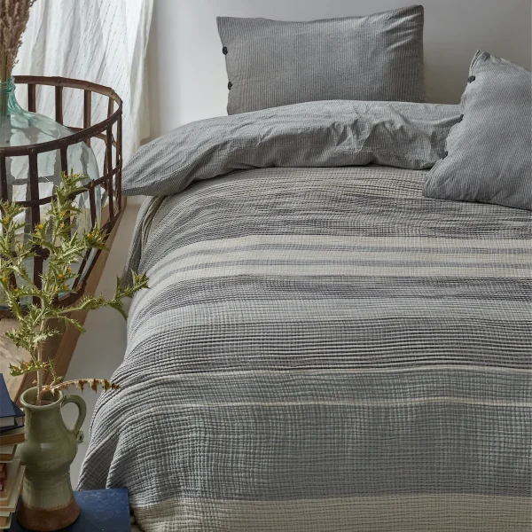 birlik1952 berolige snuggle pamuklu çift kişilik king size yıkamalı iplik boya çizgili 4 kat müslin battal pike yatak örtüsü pique bed spread crinkle 4 gauze cotton antrasit bed linen sheet fabric stripe textile