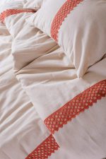 birlik1952 püsküllü organik yıkanmış keten washed linen fabric nevresim seti otantik buldan babadağ işhanı el emeği handmade traditional bed linen set otantik dantel terracota kiremit