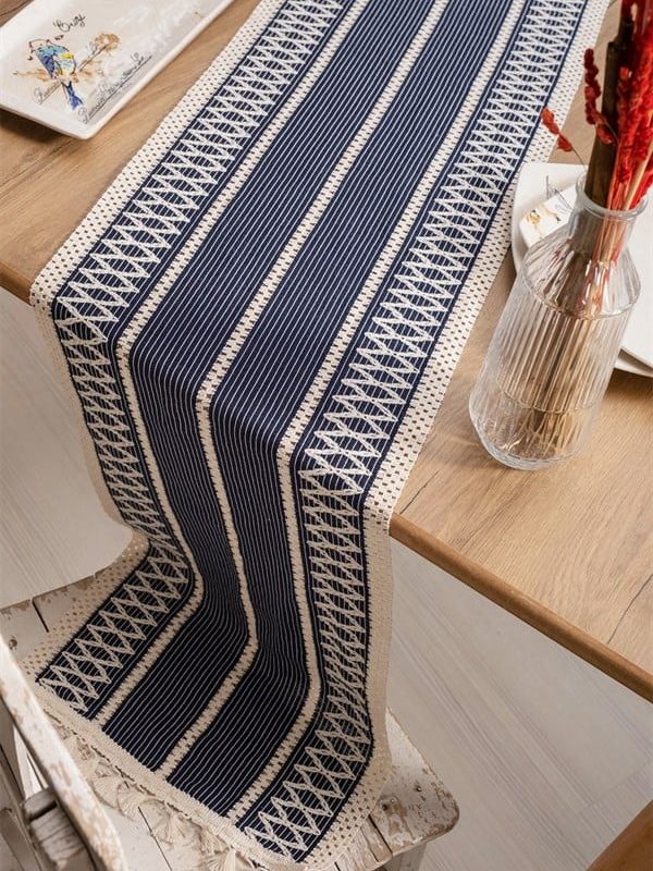 birlik1952 keten runner masa örtüsü table cloth linen otantik traditional dekoratif ev tekstili krem dantel eteği püsküllü lacivert mavi blue