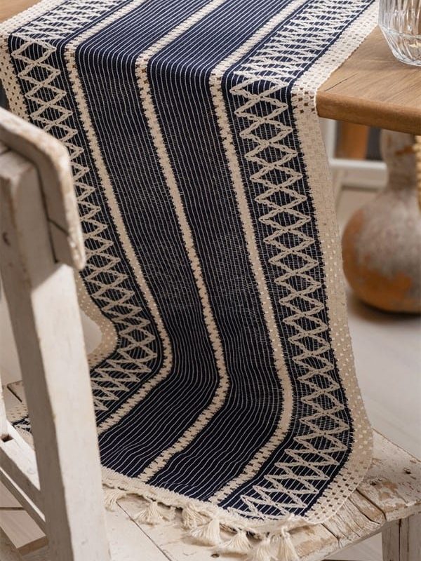 birlik1952 keten runner masa örtüsü table cloth linen otantik traditional dekoratif ev tekstili krem dantel eteği püsküllü lacivert mavi blue