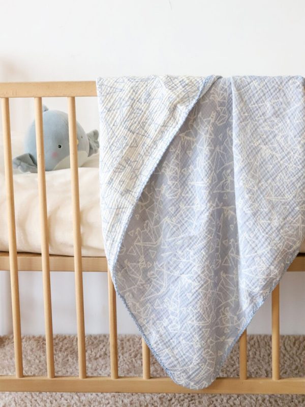 birlik1952 bebek battaniye jakarlı 3 kat müslin three layer jaquard swaddle blanket baby crinkle krinkle muslin fabric cotton dino dinozor origami geometrik mavi blue