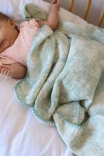 birlik1952 bebek battaniye jakarlı 3 kat müslin three layer jaquard swaddle blanket baby crinkle krinkle muslin fabric cotton wild animals vahşi hayvanlar forest orman mint adacayı sage yeşil