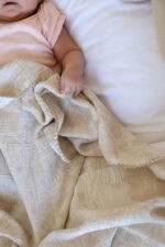 birlik1952 bebek battaniye jakarlı 3 kat müslin three layer jaquard swaddle blanket baby crinkle krinkle muslin fabric cotton wild animals vahşi hayvanlar vizon bej