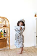 birlik1952 3 kat müslin kumaş gauze bathrobe robe bornoz baby child baskılı printed whosale jakarlı jaquard toptan tekstil denizli penguin penguen