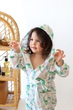 birlik1952 2 kat müslin kumaş gauze bathrobe robe bornoz baby child baskılı printed whosale toptan tekstil denizli rainbow dino gökkuşağı dinozor