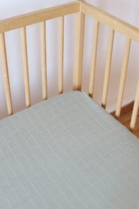 birlik1952 bebek çocuk baby child muslin çarsaf müslin lastikli bed sheet fitted whosale toptan baby crib sage green yeşil