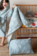 birlik1952 miniyo gezegenler müslin kumaş fabric jaquard gauze child swaddle battaniye örtü pike yastık petrol mavi blue